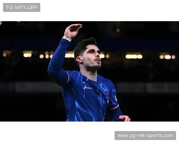 切尔西中场回传制造致命反击机会，蓝军反超比分：战术美学与速度之战